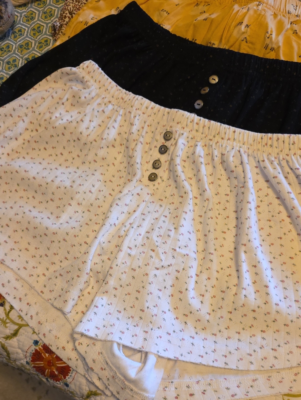 Zenana POL & Assorted Brands  Women Shorts Athletic & Leisure - Picture 2 of 12